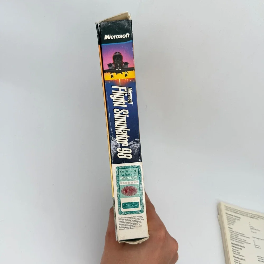 Microsoft Flight Simulator 98 PC Big Box Vintage Game Pilot's Handbook CD-ROM